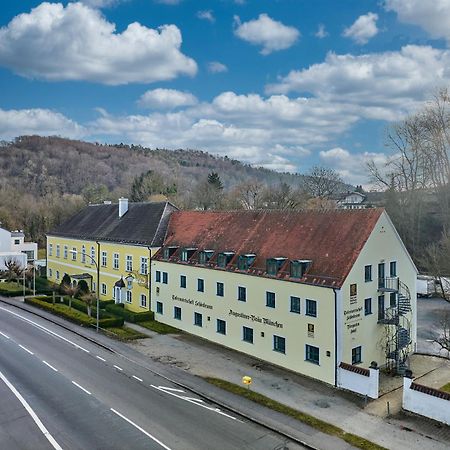 Tafernwirtschaft Hotel Schoenbrunn Landshut Exterior foto