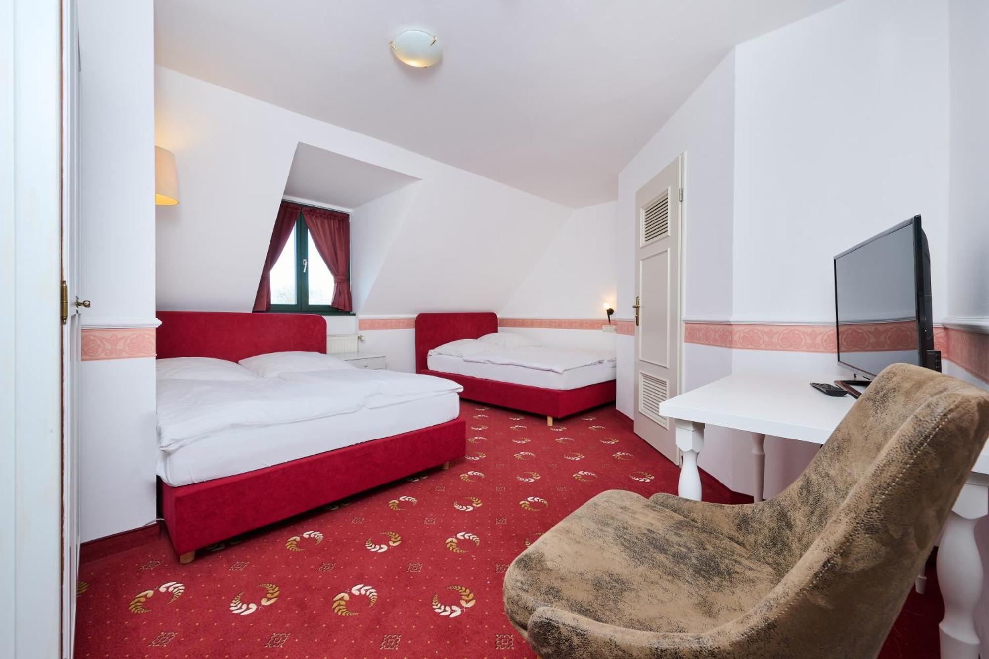 Tafernwirtschaft Hotel Schoenbrunn Landshut Exterior foto